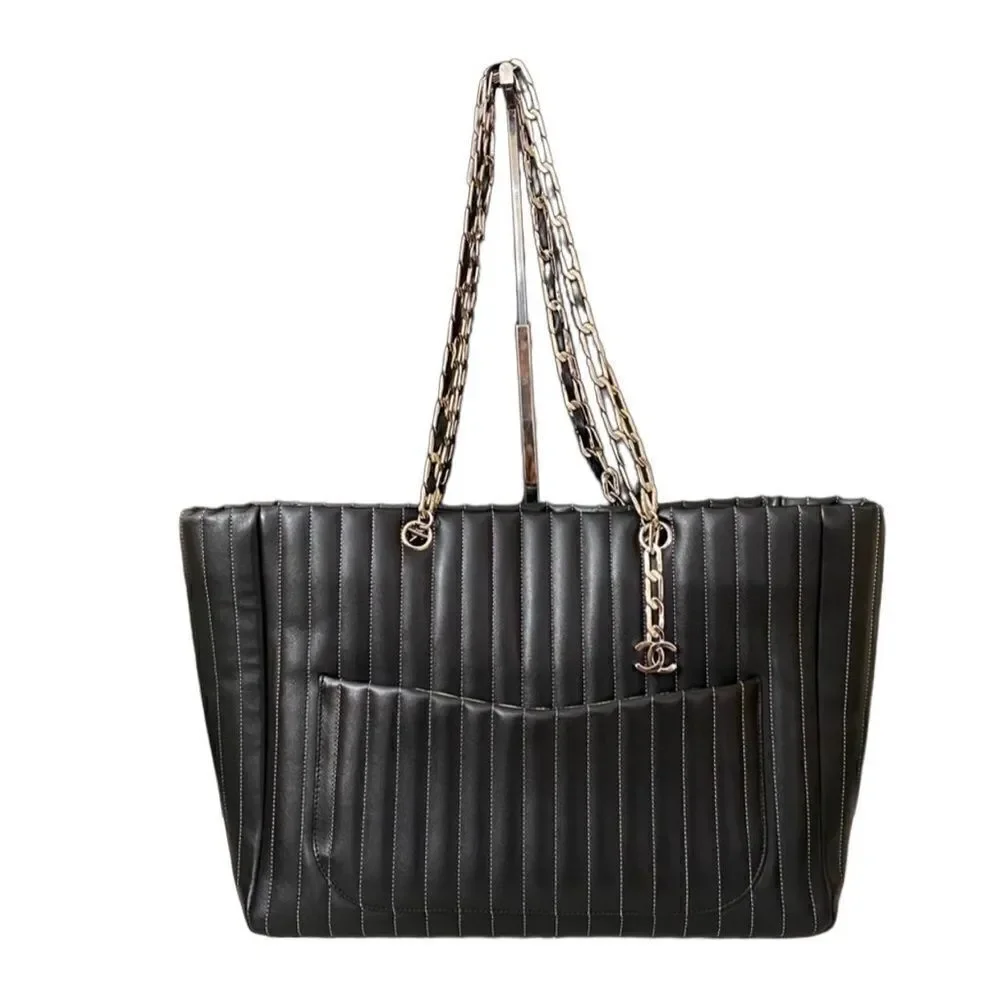 CHANEL “Rare“ CC Mademoiselle Leather Tote Bag 💼 Black